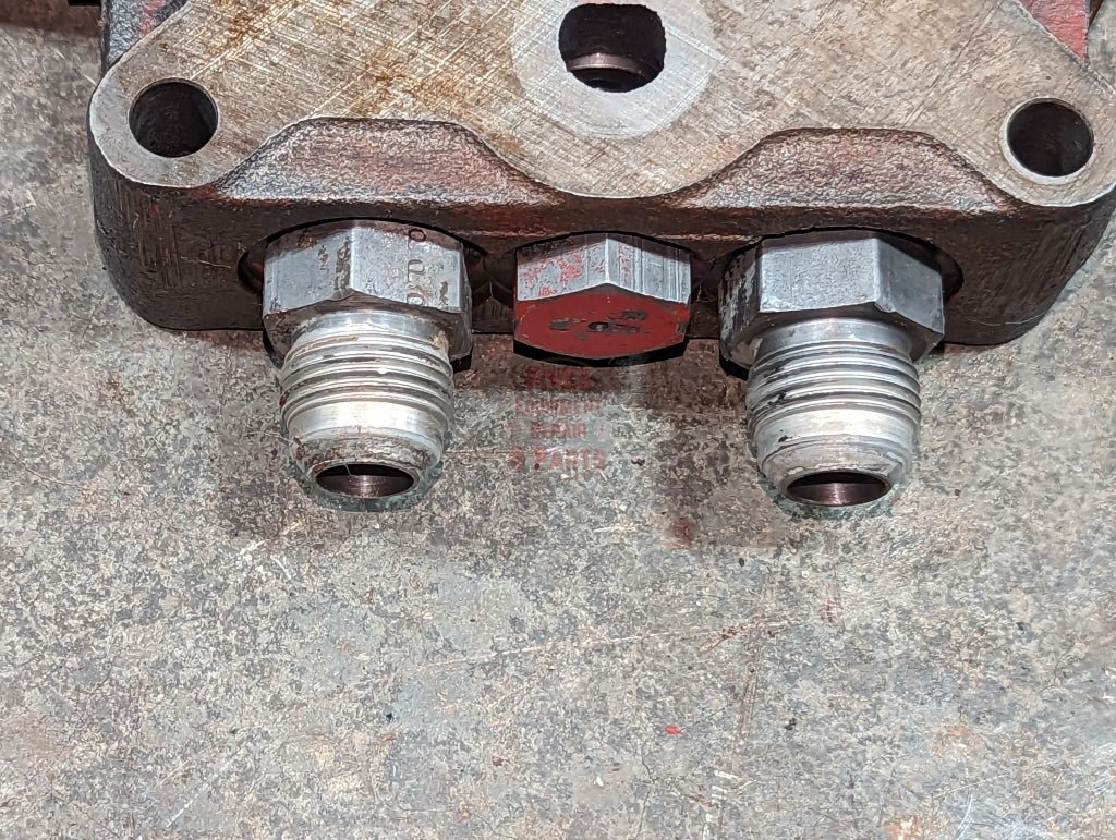 Open Center Hydraulic Auxiliary Valve IH International 62464C94 USED - Hines Equipment Repair & Parts