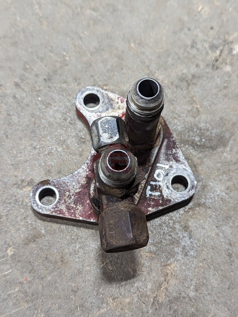 Power Steering Manifold Block IH International 537840R1 USED - Hines Equipment Repair & Parts