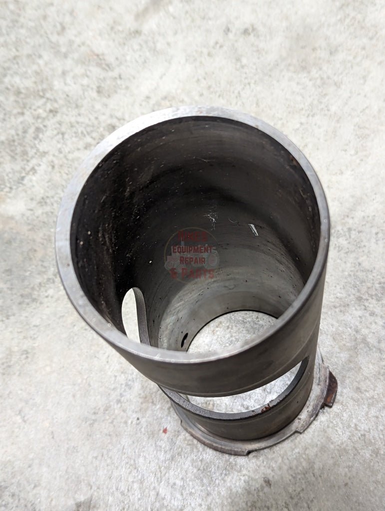 Power Steering Sleeve Cylinder IH International 367805R2 USED - Hines Equipment Repair & Parts
