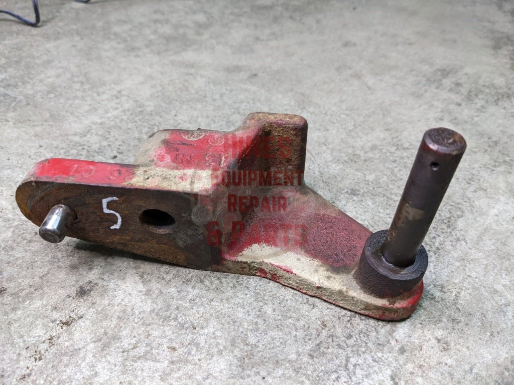 PTO Control Linkage Bracket IH International 104425C1 104426C1 USED - Hines Equipment Repair & Parts