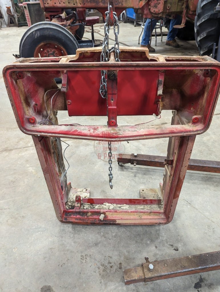 Radiator Support IH International 531232R3 USED - Hines Equipment Repair & Parts