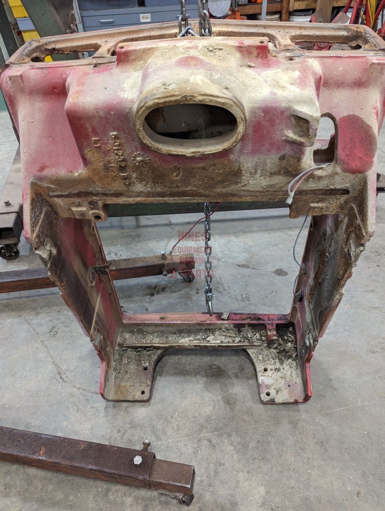 Radiator Support IH International 531232R3 USED - Hines Equipment Repair & Parts
