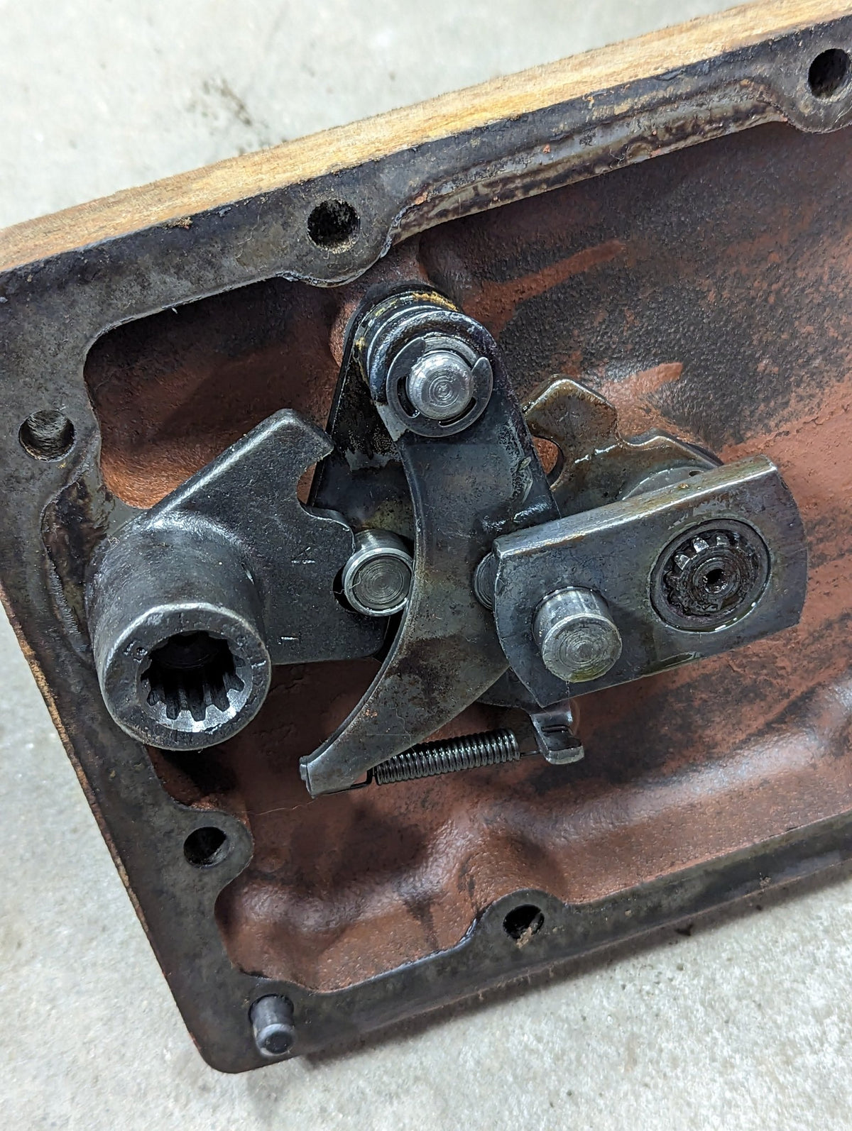 Range Cover & Shifting Assembly IH International 398298R41 USED - Hines Equipment Repair & Parts