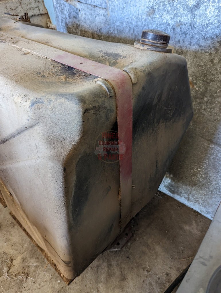 Rear Fuel Tank IH International 72907C92 103938C3 USED - Hines Equipment Repair & Parts