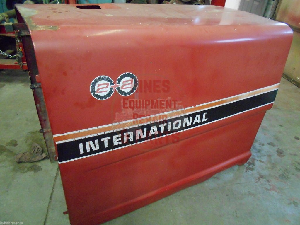 Rear Hood IH International 132979C2 132980C2 USED - Hines Equipment Repair & Parts