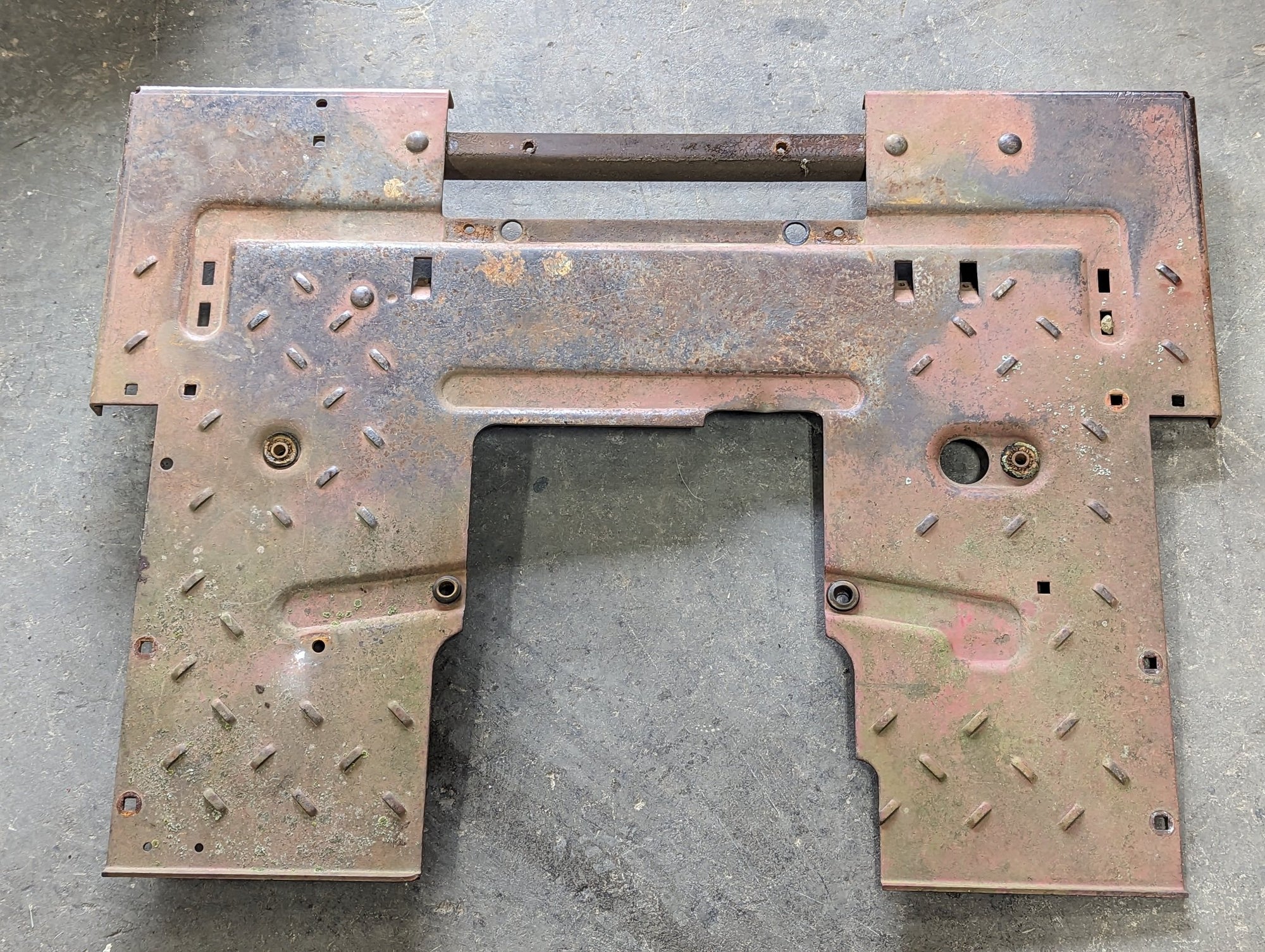 Rear Platform IH International 534486R2 USED - Hines Equipment Repair & Parts