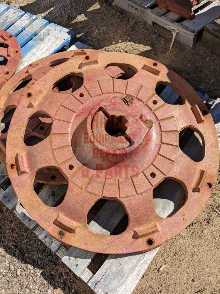 Rear Wheel Hub IH International 383581R1 USED - Hines Equipment Repair & Parts