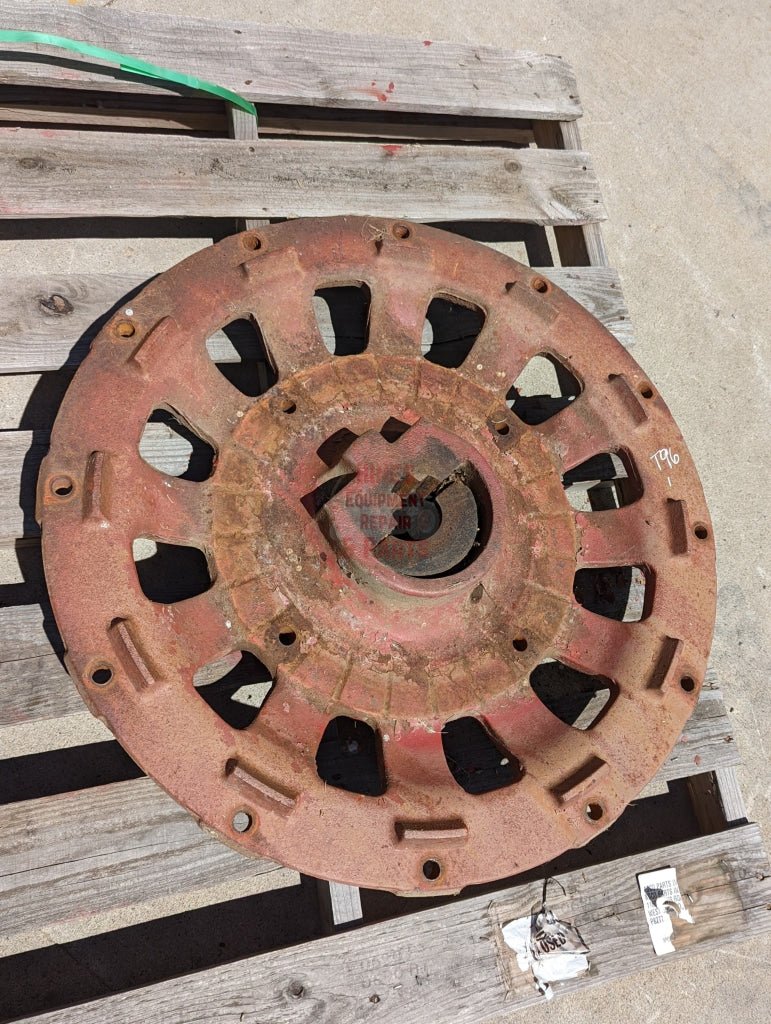 Rear Wheel Hub IH International 392020R1 USED - Hines Equipment Repair & Parts