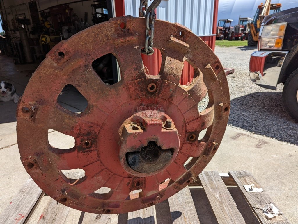 Rear Wheel Hub IH International 392020R1 USED - Hines Equipment Repair & Parts