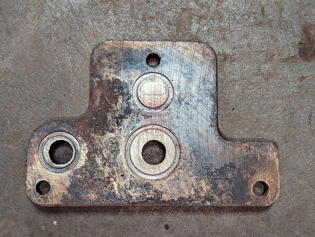 Remote Auxiliary Valve Outlet Cover IH International 376023R3 USED - Hines Equipment Repair & Parts