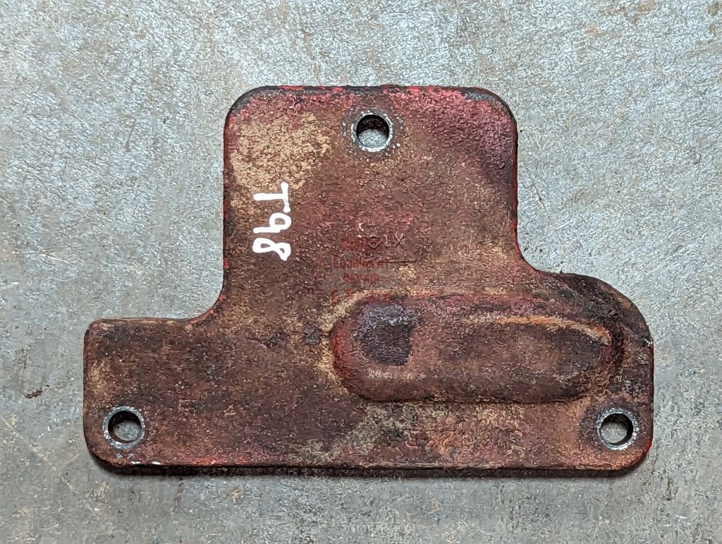 Remote Auxiliary Valve Outlet Cover IH International 376023R3 USED - Hines Equipment Repair & Parts