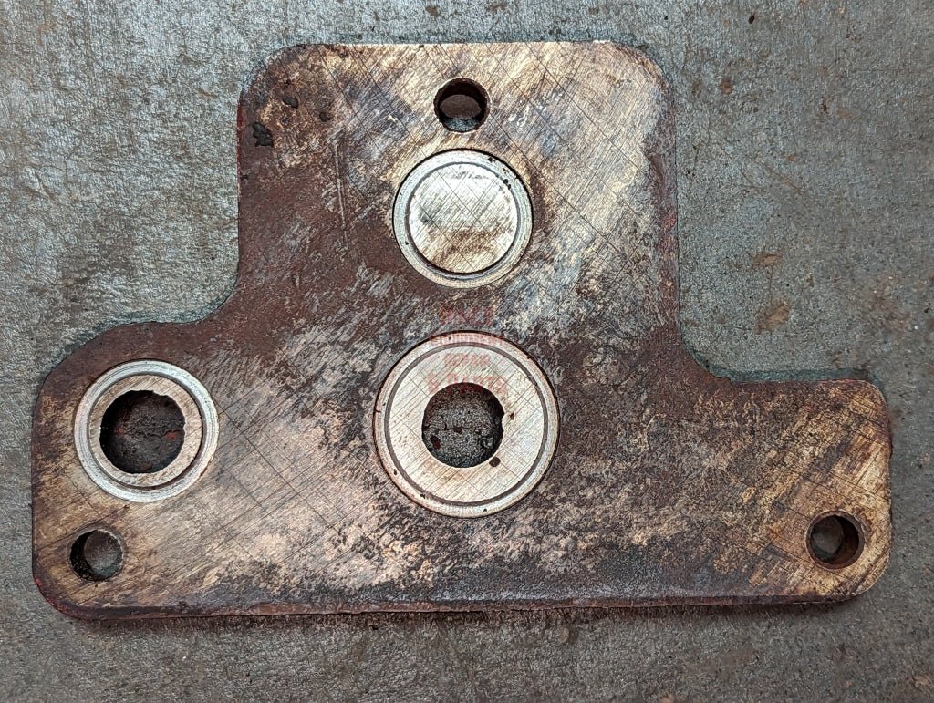 Remote Auxiliary Valve Outlet Cover IH International 376023R3 USED - Hines Equipment Repair & Parts