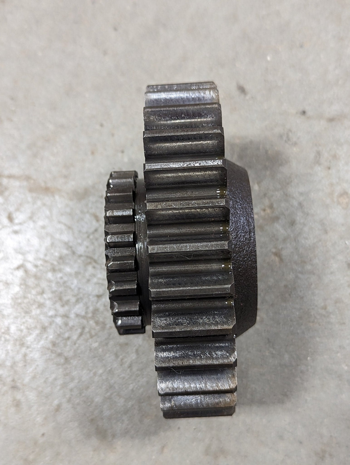 Reverse Idler Gear IH International 393523R1 USED - Hines Equipment Repair & Parts