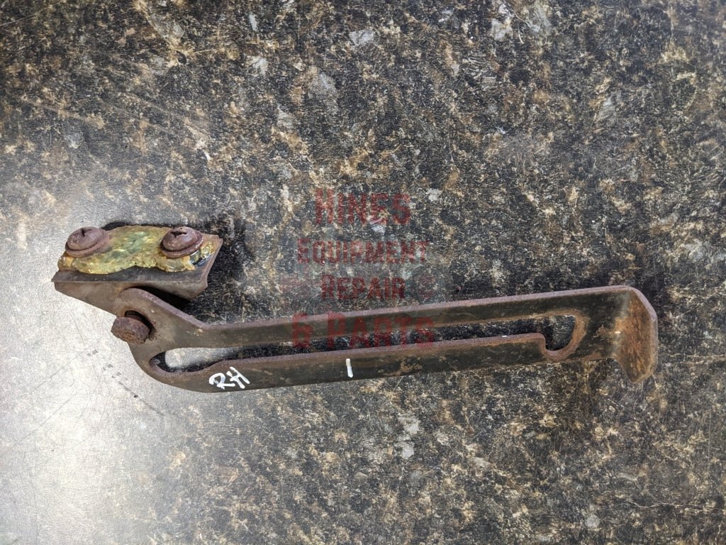 RH Quarter Window Arm IH International 111413C1 USED - Hines Equipment Repair & Parts