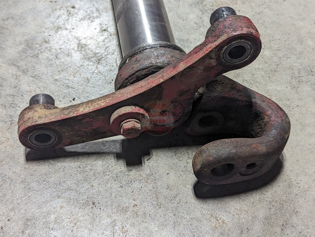 Right Crank Arm Assembly IH International 389644R11 381923R11 USED - Hines Equipment Repair & Parts
