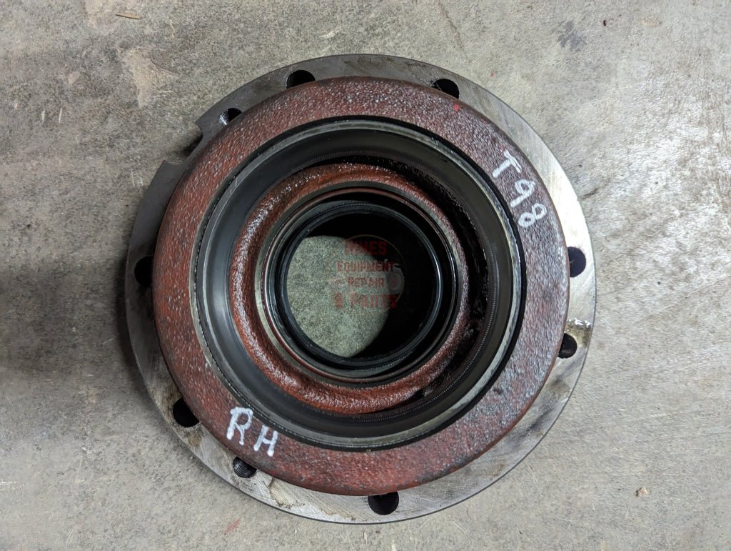 Right Differential Bearing Retainer IH International 380199R2 USED - Hines Equipment Repair & Parts