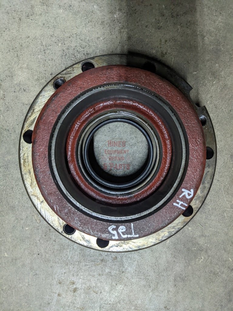 Right Differential Bearing Retainer IH International 380199R2 USED - Hines Equipment Repair & Parts