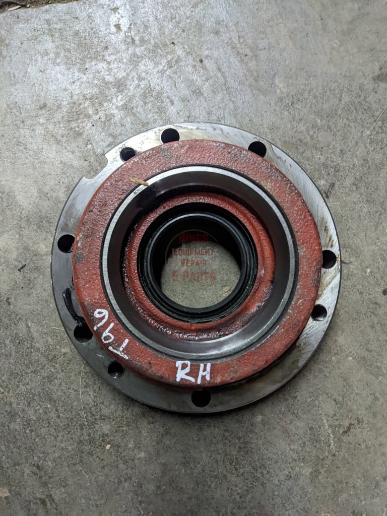 Right Differential Bearing Retainer IH International 380199R2 USED - Hines Equipment Repair & Parts