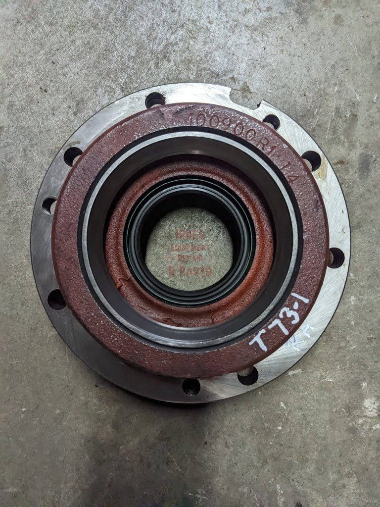 Right Differential Bearing Retainer IH International 400900R1 USED - Hines Equipment Repair & Parts