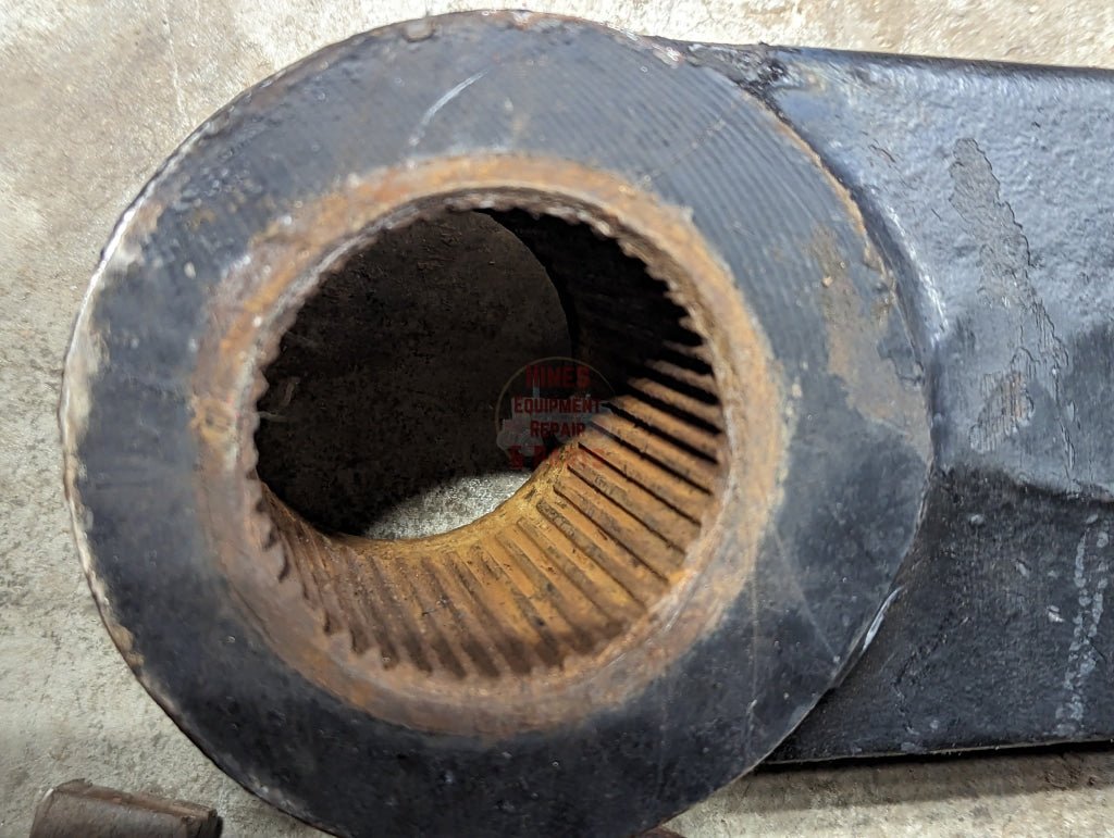 Right Rockshaft Arm IH International 145469C2 1286930C5 USED - Hines Equipment Repair & Parts