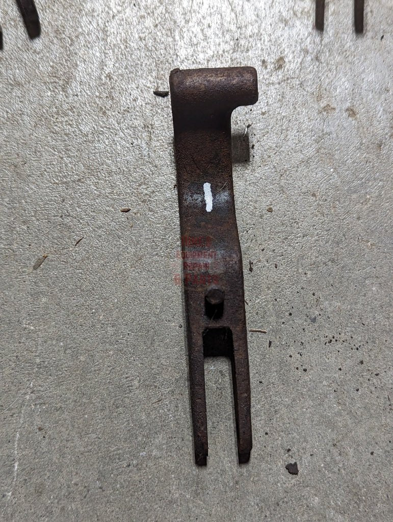 Upper Draft Sensing Arm IH International 392092R91 390118R1 391054R91 USED - Hines Equipment Repair & Parts