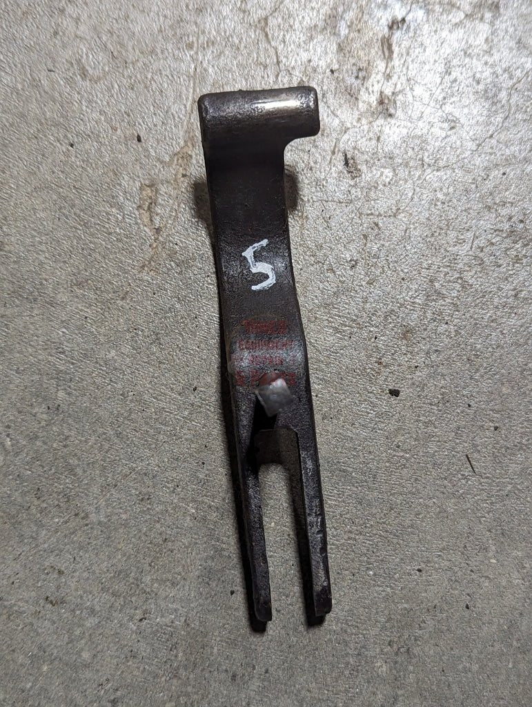 Upper Draft Sensing Arm IH International 392092R91 390118R1 391054R91 USED - Hines Equipment Repair & Parts