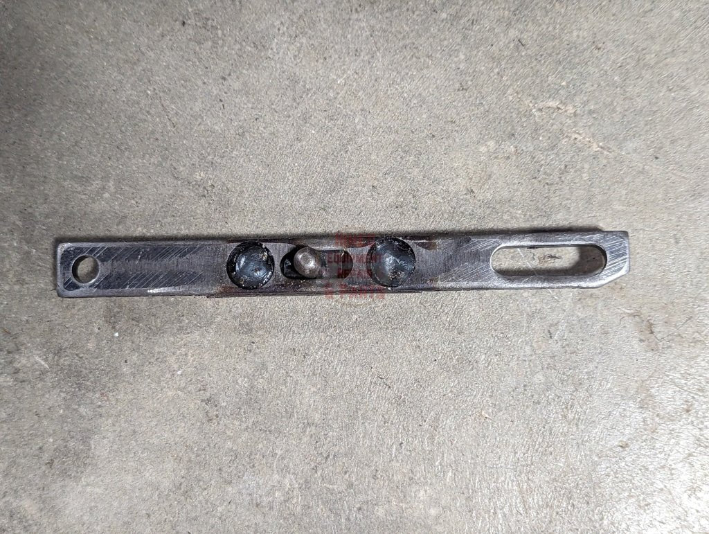 Walking Beam to Valve Link IH International 403984R1 USED - Hines Equipment Repair & Parts